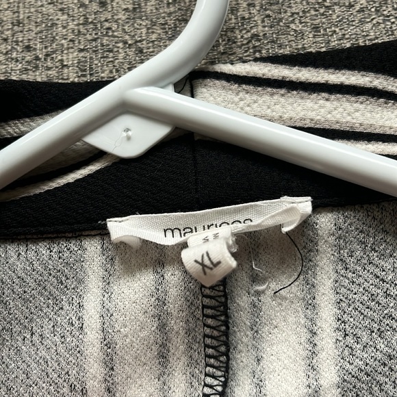 Maurice’s, black and white stripe blazer size XL. - Picture 3 of 3